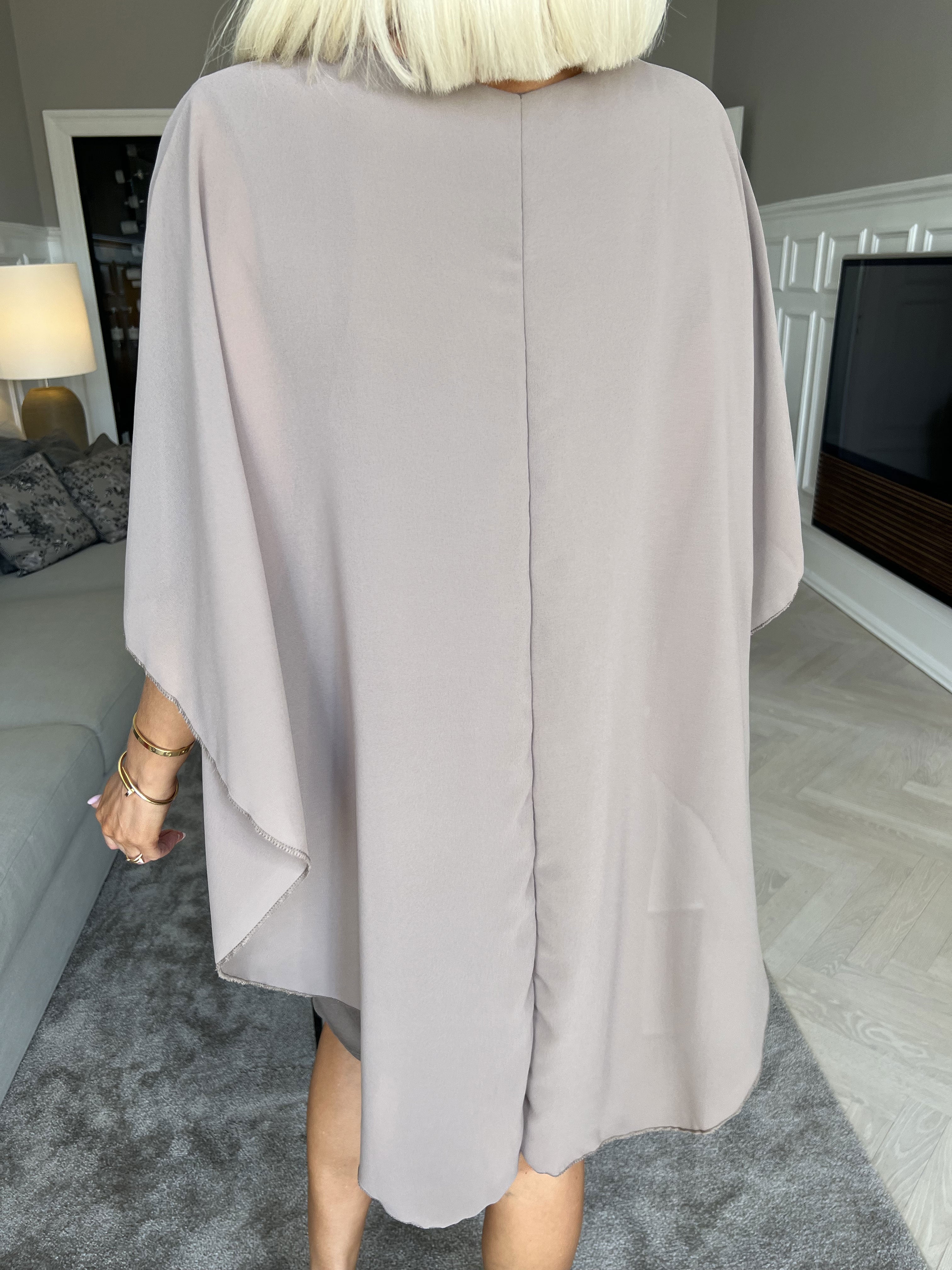 Kenya Crystal - Tunikakjole med chiffonlag og similisten